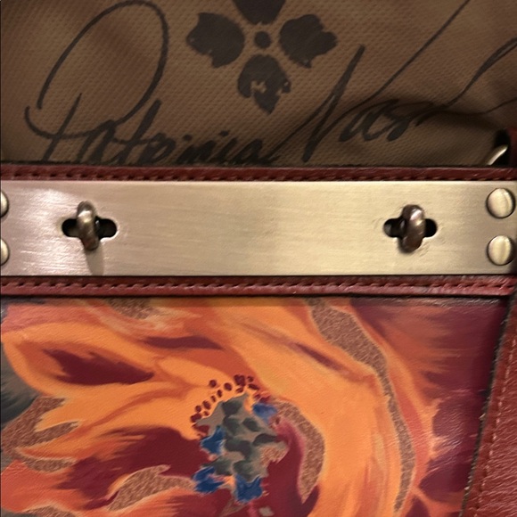 Patricia Nash Red and Blue Floral Leather Shoulder Bag - Picture 3 of 6